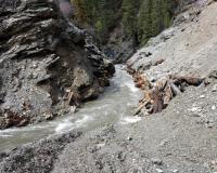 Flows_through_dam_notch_4-16